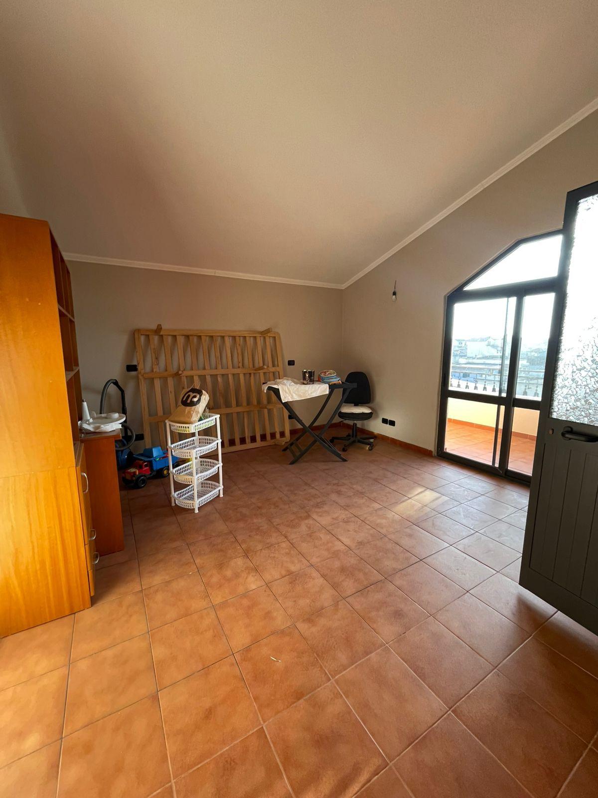 APARTAMENT-ME-QERA-NE-SHKOZET--DURRES-350-EURO