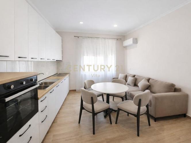 0677157705 Apartament i Ri për Qira në Qendër të Durrësit ,