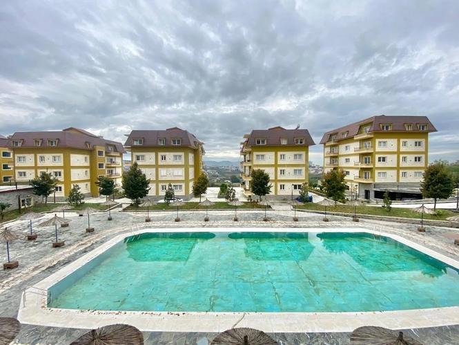 Shitet apartament- Liqeni i Farkës tek Lakeland