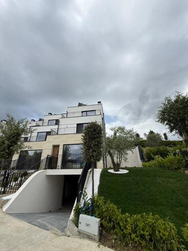 Forest residence jepet me qira Vile Ultra Lux e re