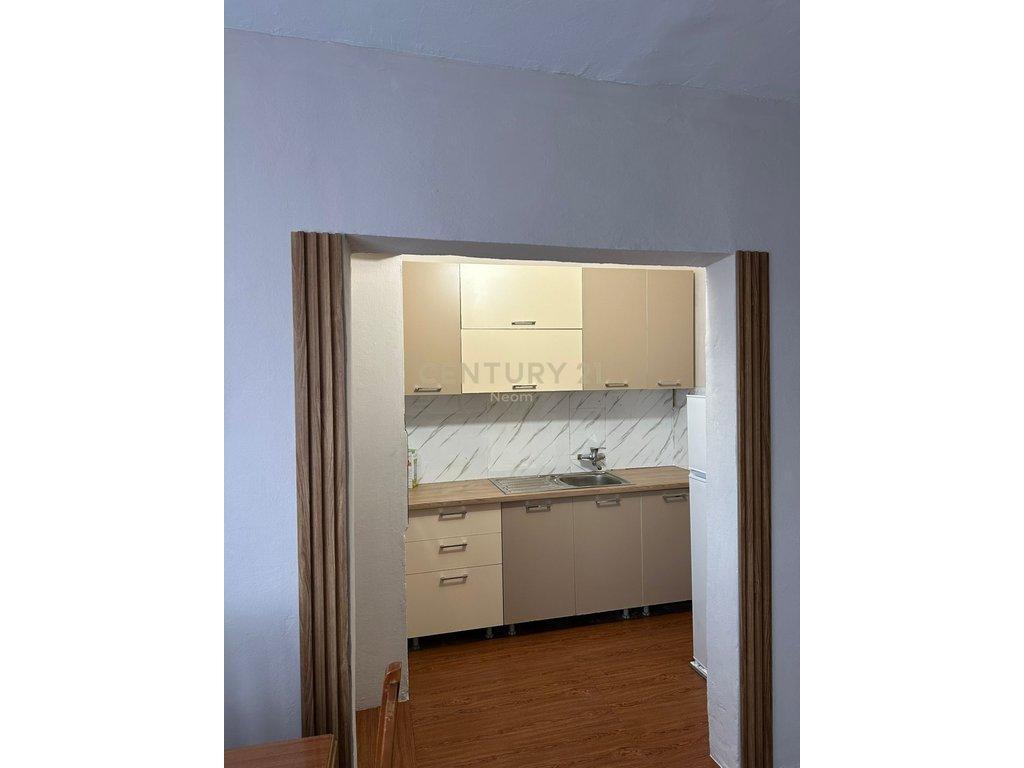 APARTAMENT-1+1-ME-QIRA--PRANE-GLOBE--400----Muaj