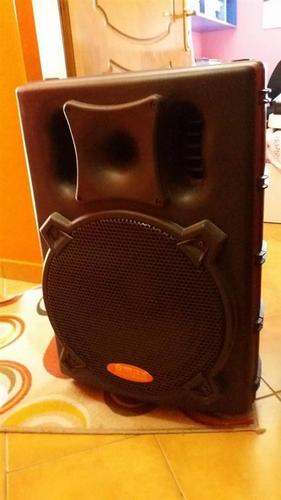 2 boxe + mixer shume pak te perdorur + 2 boxe tjer