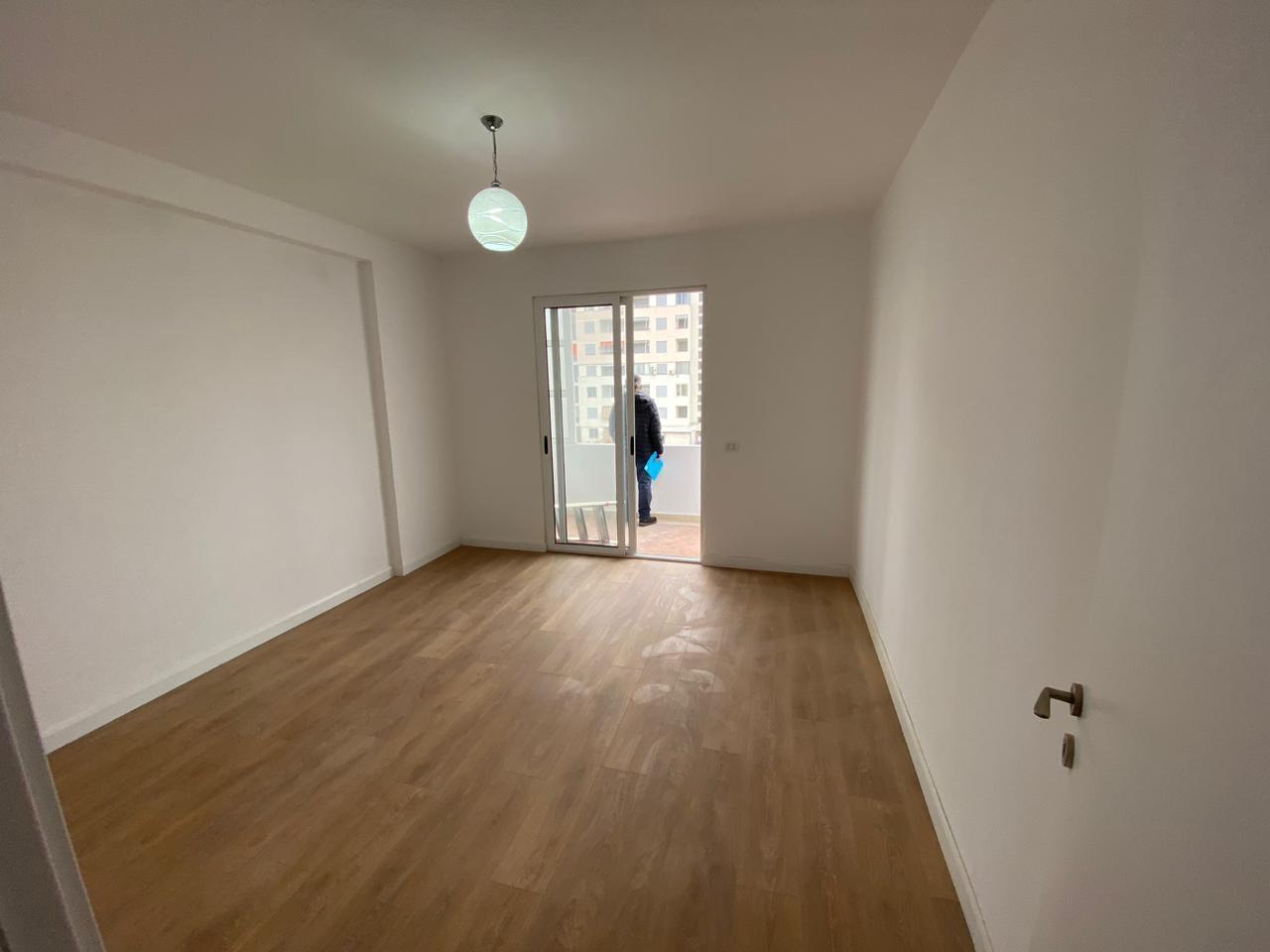 SHITET-APARTAMENT-3+1+2--PRANE-ISH-URT--DURRES