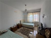 Shitet, Apartament 2+1, tek Markata, Durres