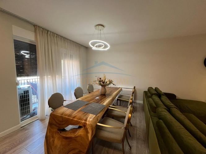 Shitet apartament 2+1+post parkimi Orbital 1 Bulevardi i Ri