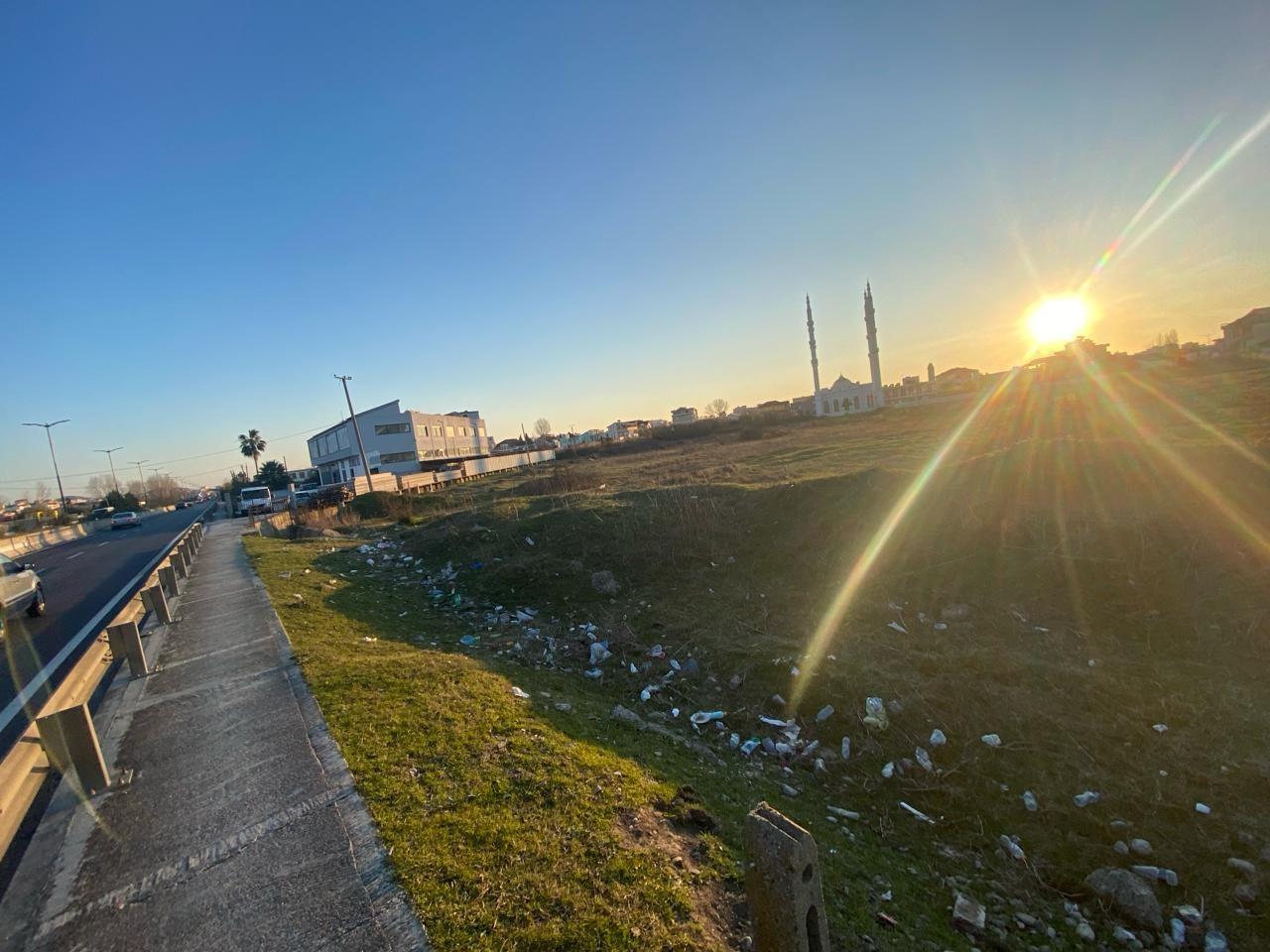 SHITET-TOKE-NE-RRUGEN-DYTESORE-PLAZH--DURRES-