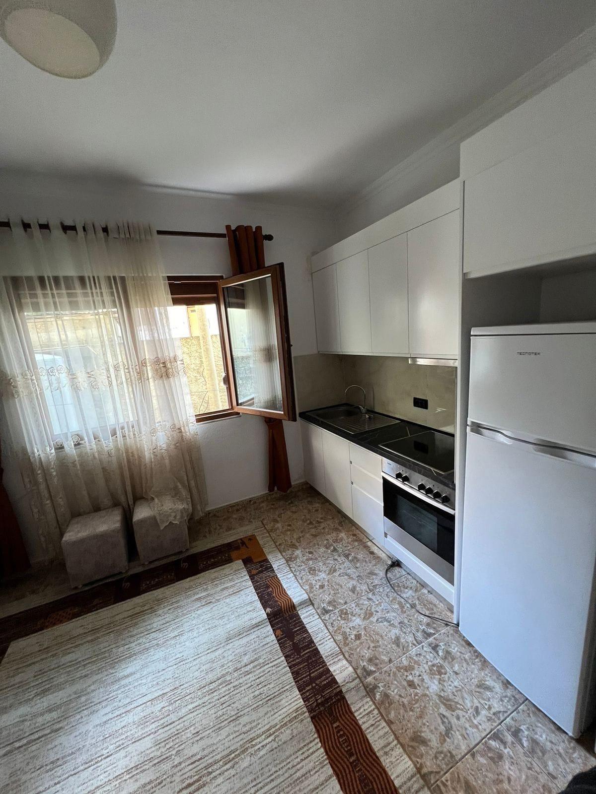 APARTAMENT-ME-QERA-1+1-QYTET-STUDENTI-40-000-LEKE