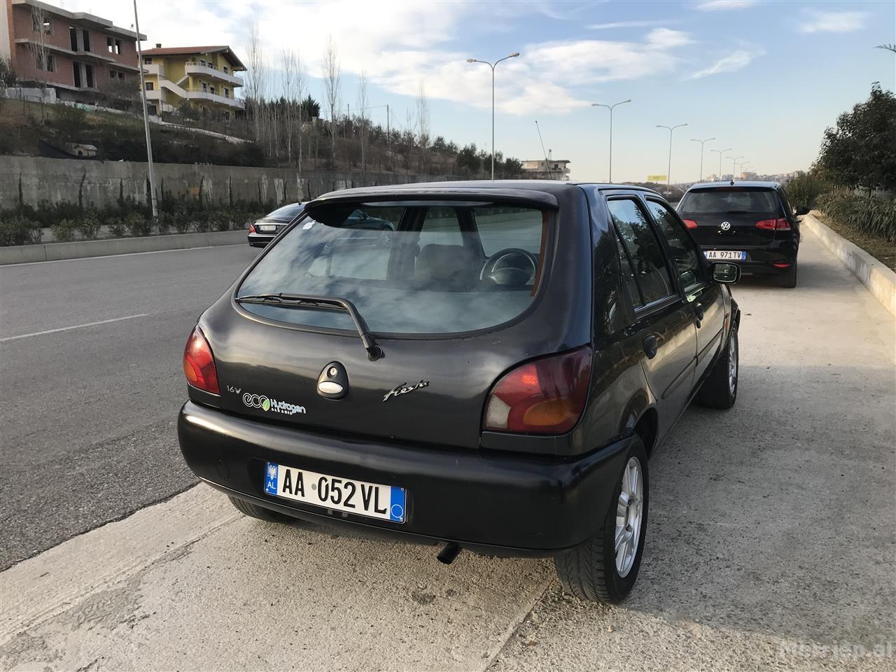 Ford fiesta 1996 me letra per nje vit 1.2 benzin Tiranë