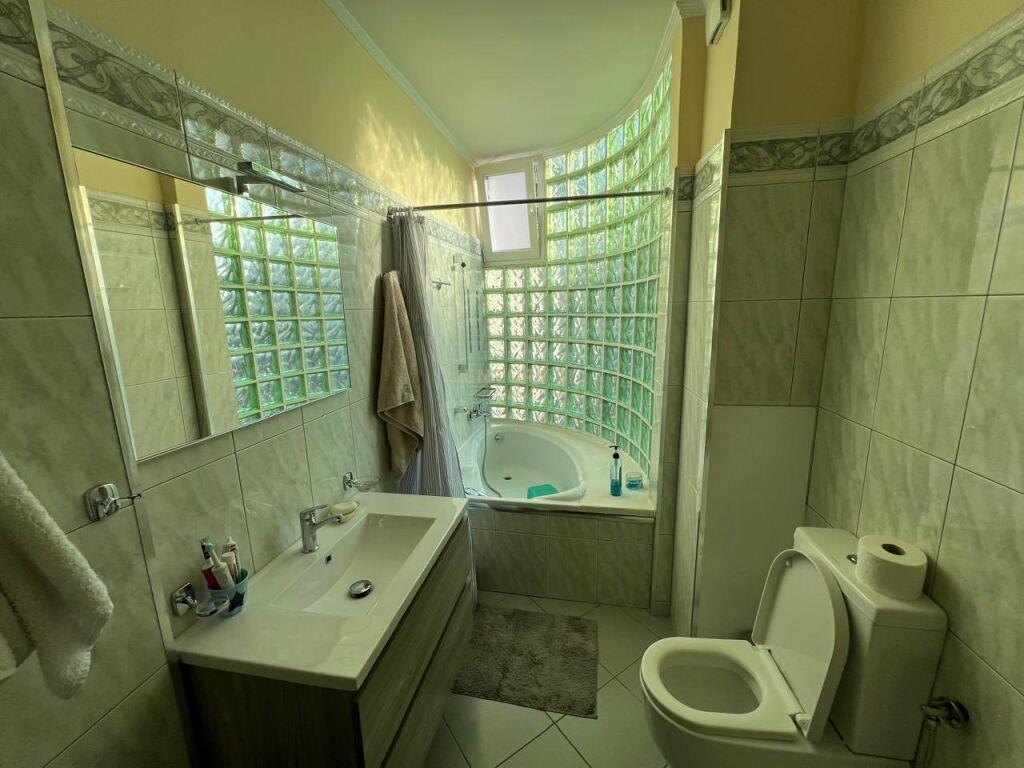 SHITET-APARTAMENT-2+1+2-NE-SUPER-LOKACION--BLLOK-