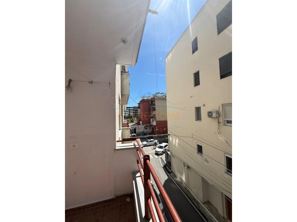 0697048062-JEPET-ME-QERA-APARTAMENT-2+1-PRANE-UKD-DURRES