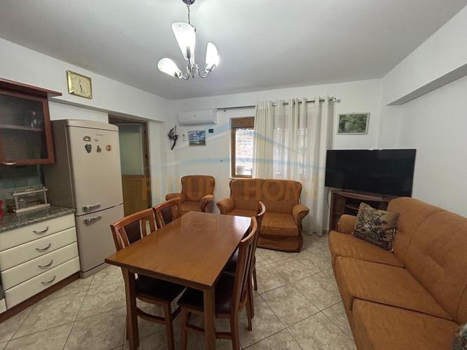 0697048065 Qera, Apartament 2+1, Spitali, Durrës