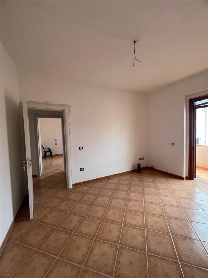 JEPET-APARTAMENT-ME-QIRA-NE-KATIN-E-DYTE-TE-NJE-BANESE-PRIVA