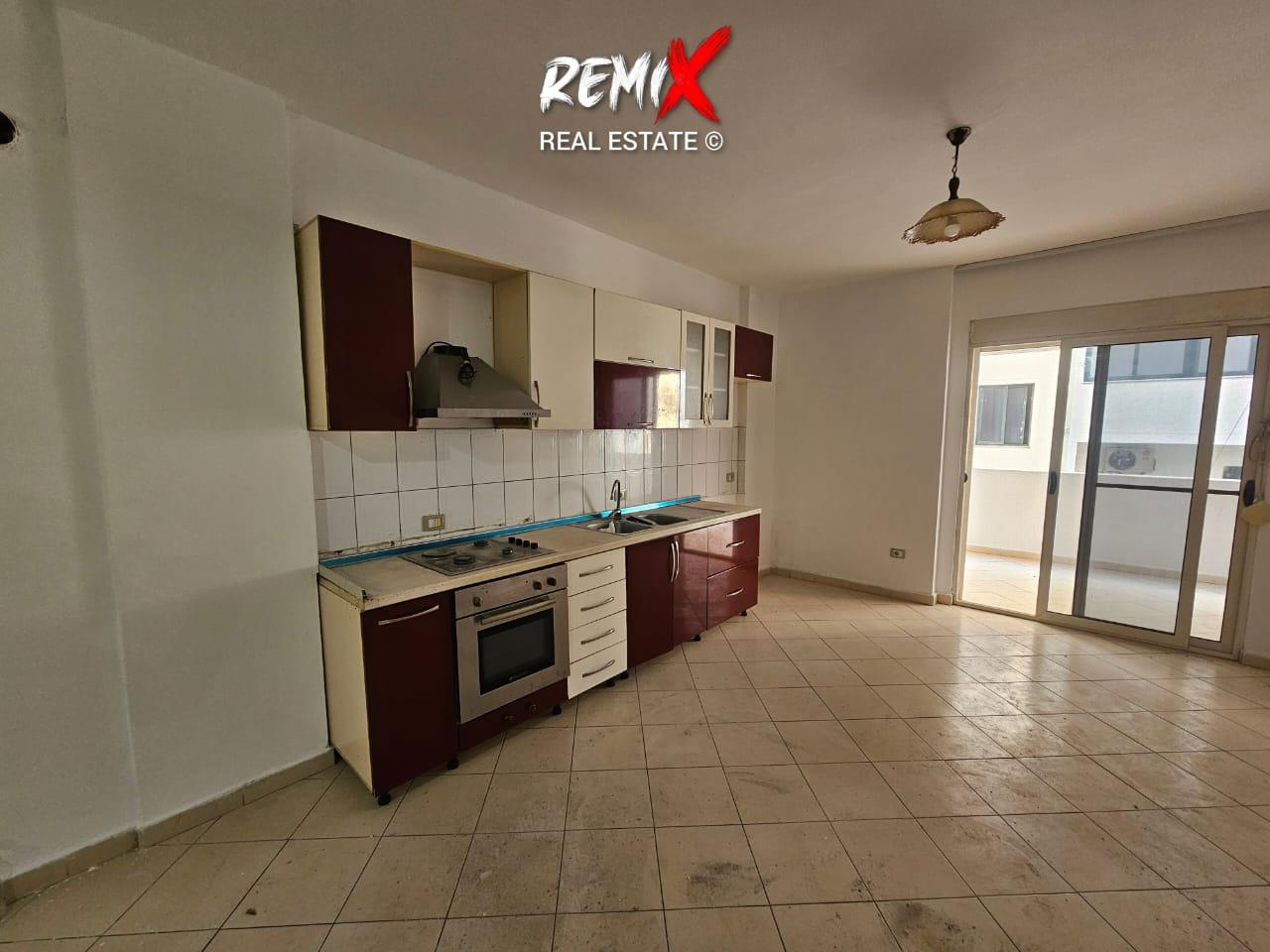 Jepet-me-qera-apartament-2+1-prane-Kazazit-