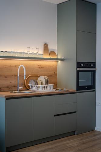 Shitet apartament 1+1