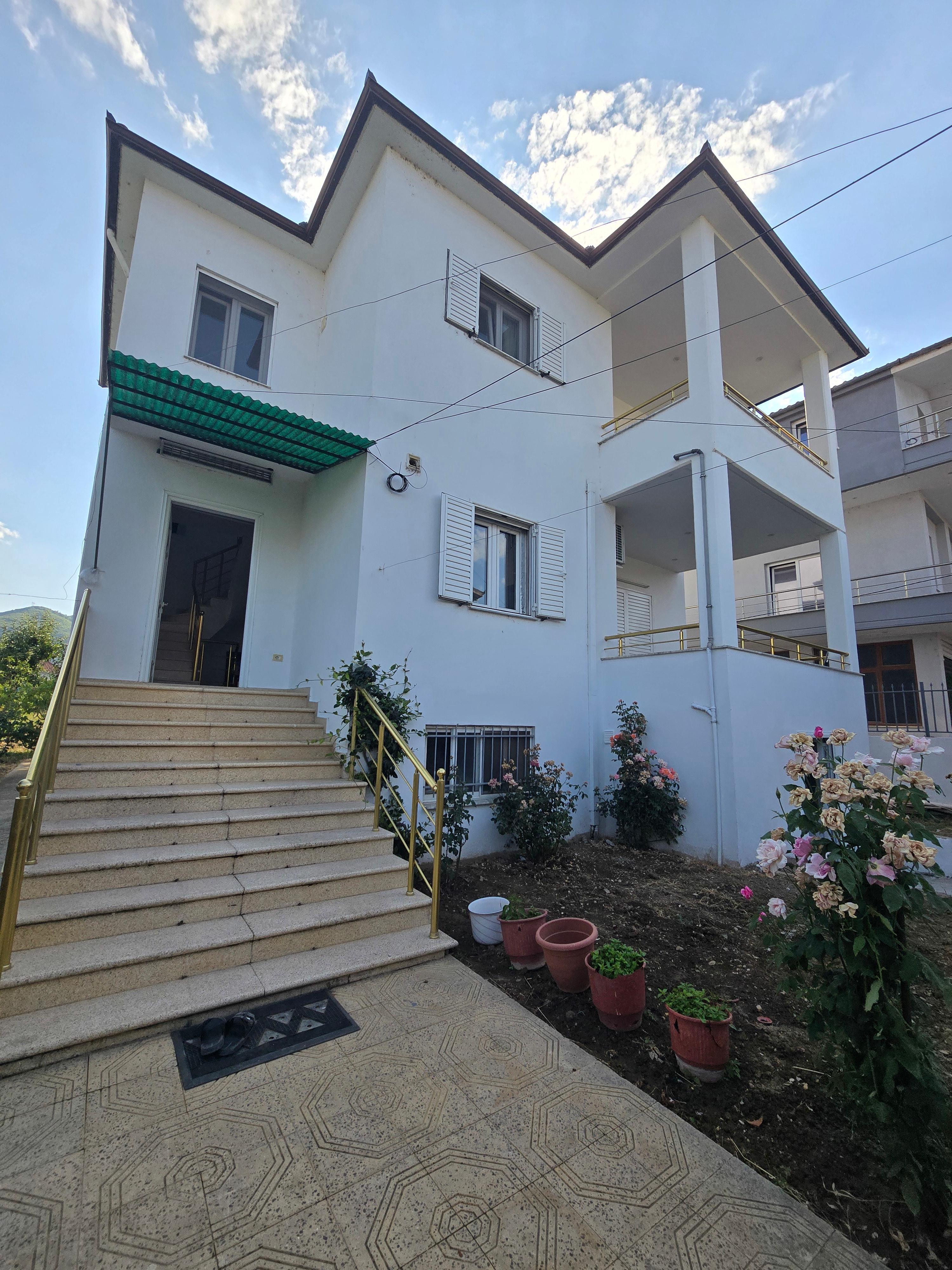 Apartment-near-Hotel-Perla-1