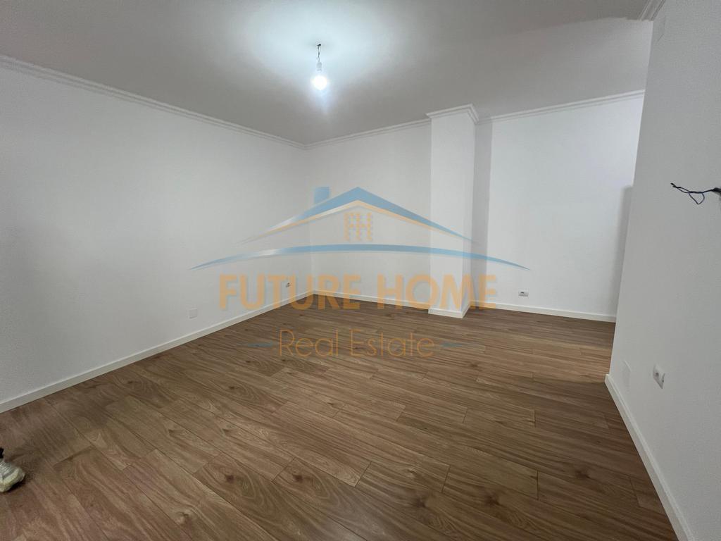 0694603851-Shitet--Apartament-2+1+2--Rruga-e-Bogdaneve
