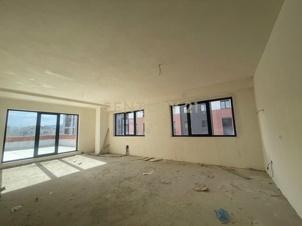 SHITET-APARTAMENT-PENTHOUSE-2+1+VERANDE-NE-ASTIR-TE-URBAN-GA