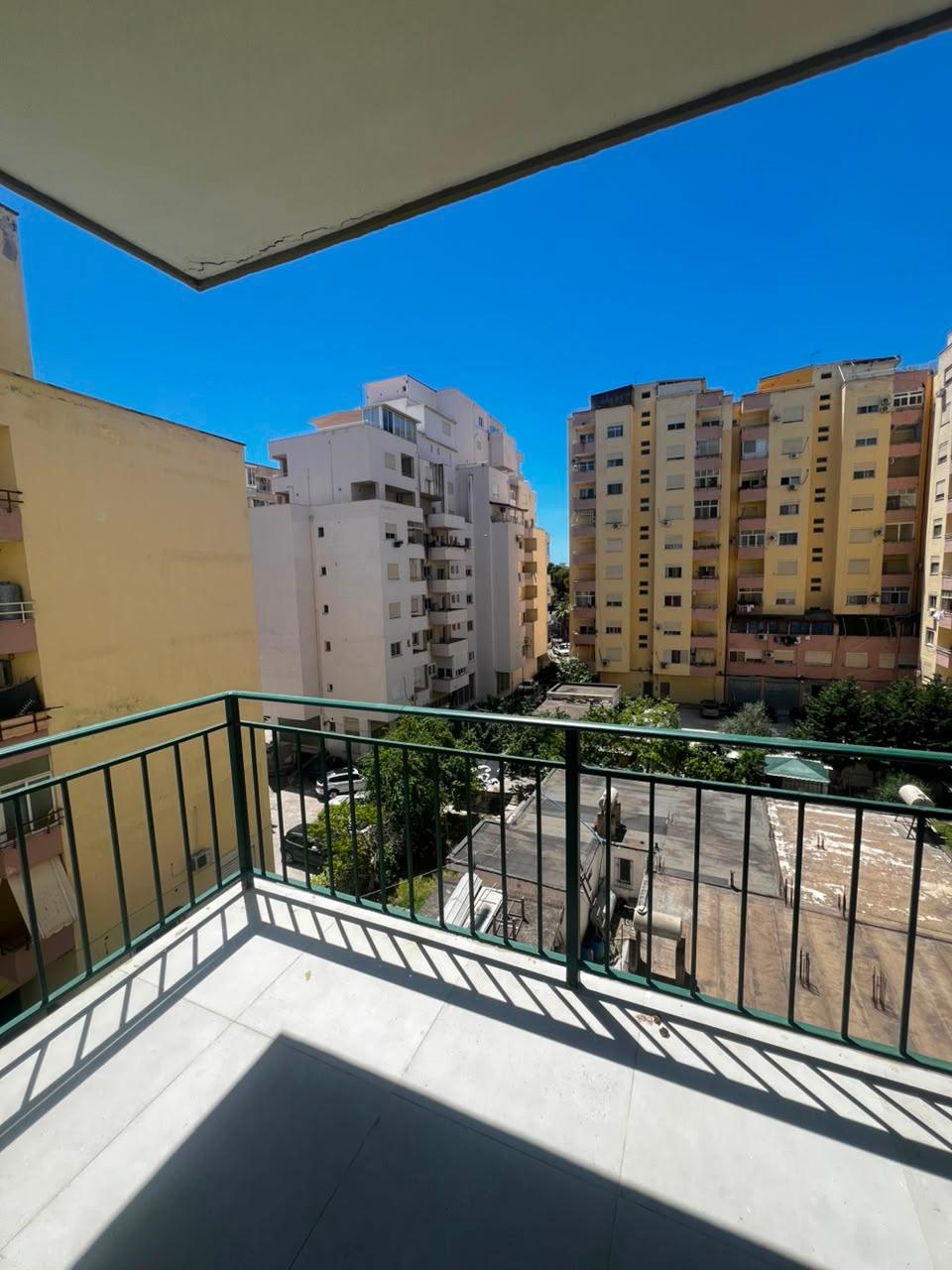 SHITET-APARTAMENT-2+1-NE-ZONEN-E-PLAZHIT-ILIRIA--DURRES