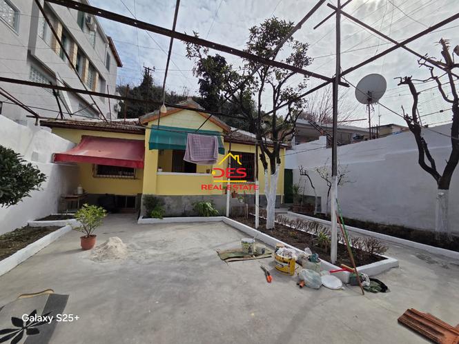 &#55356&#57313 SHITET SHTËPI PRIVATE + TRUALL NË LAGJEN MURADIE, VLORË