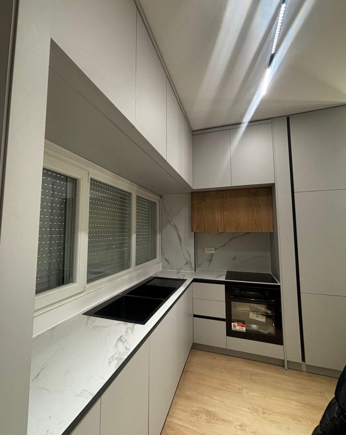 APARTAMENT-ME-QIRA-1+1-NE-QENDER---BULEVARDI-ZOGU-1