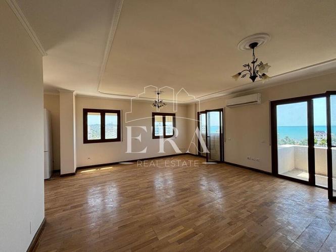 Apartamenti 2+1 me pamje nga deti