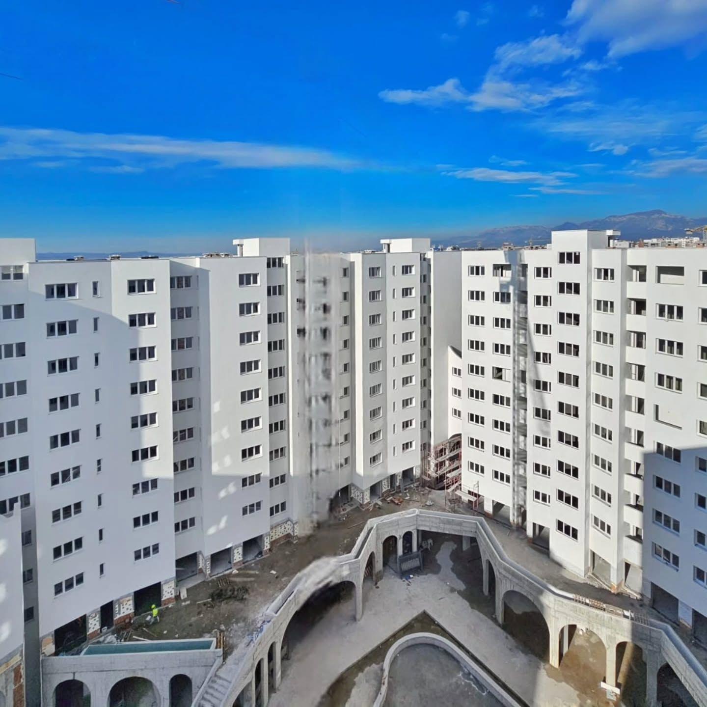 Apartament-3+1+2-për-Shitje---River-Residence--Fusha-e-Avia