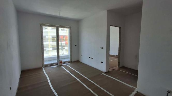 Shitet Apartament 1+1 + Post Parkimi – Univers City