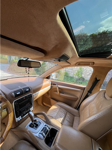 Porsche cayenne