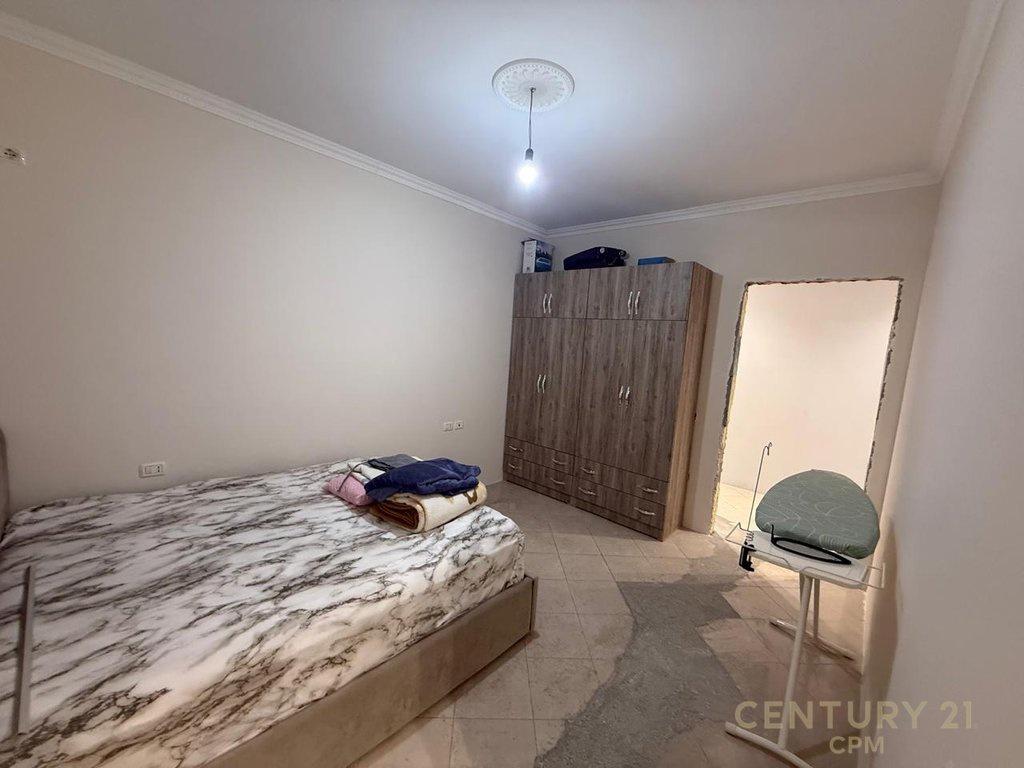 Apartament-3+1+2-+80m-Verande-Per-shitje-në-Fresk--Tiranë