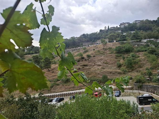 SHITET TRUALL GJIROKASTER ZONA MUZEALE